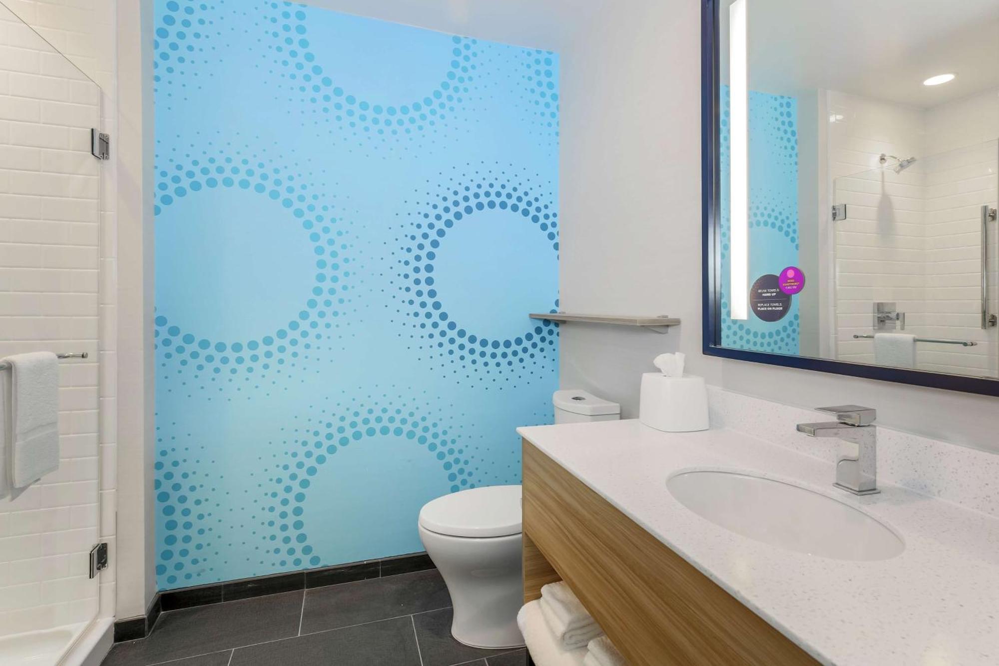 Tru By Hilton West 3*